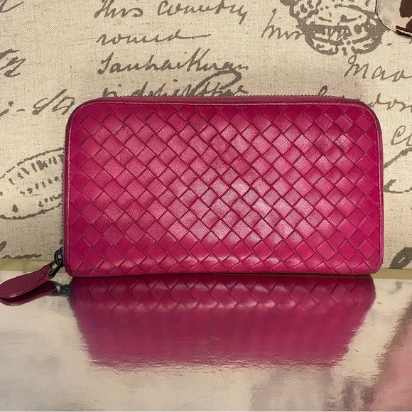 EUC Bottega Veneta Lambskin Intrecciato Long Round Zipper Wallet - Picture 5 of 14